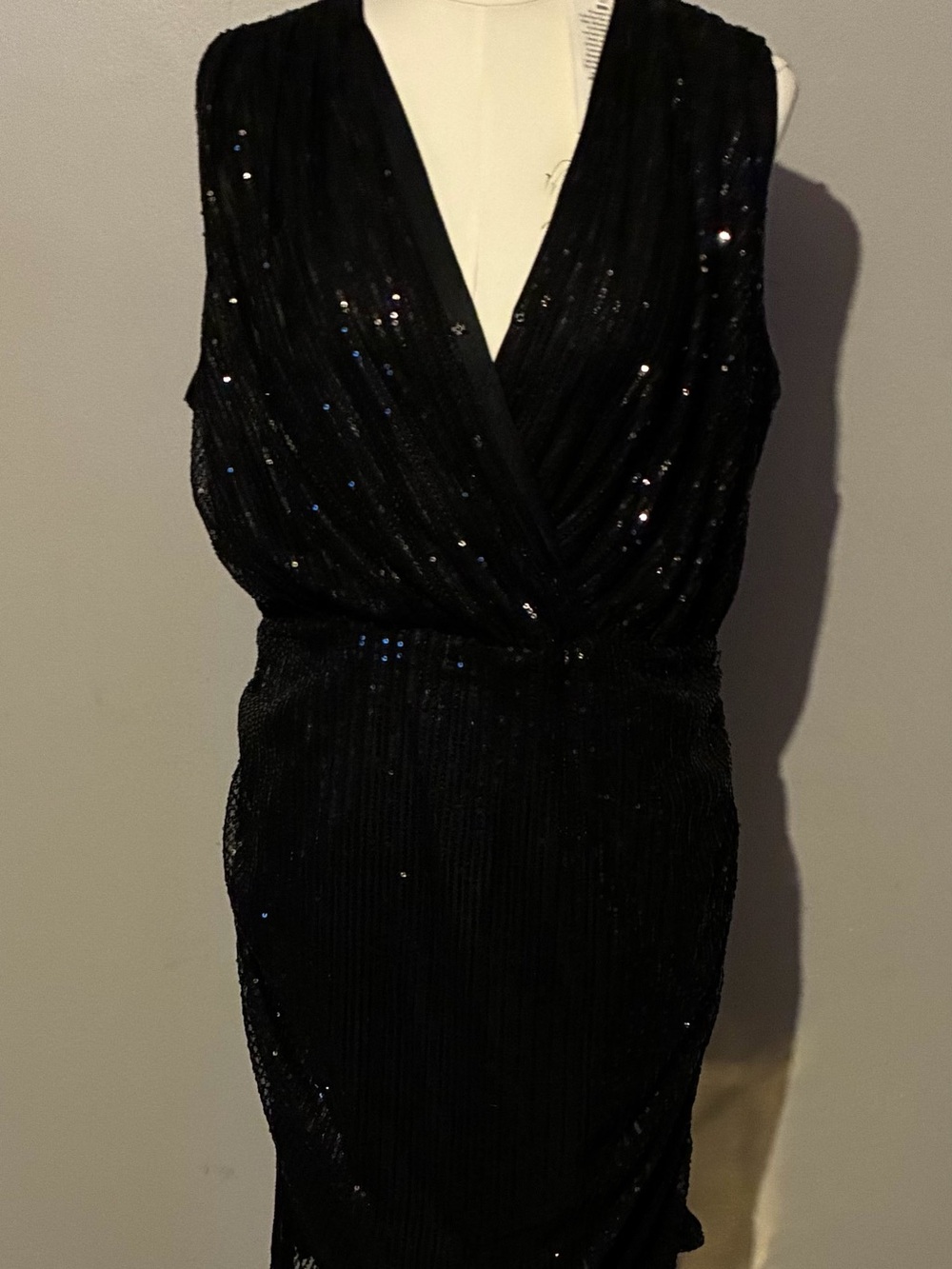 Black Sequin V-Neck Sleeveless Evening Dress size 2X
